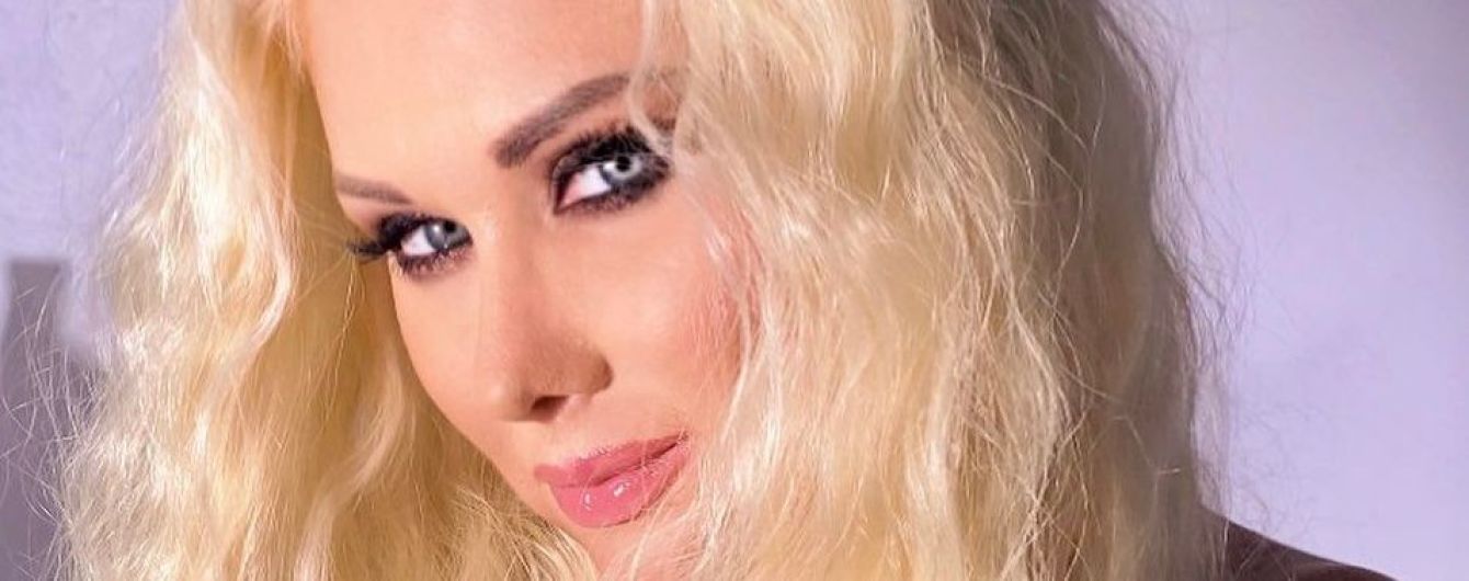 Екатерина Бужинская в платье-зефирке поздравила себя с 41-летием