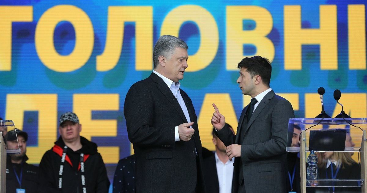Во второй тур президентских выборов снова бы вышли Зеленский и Порошенко — опрос