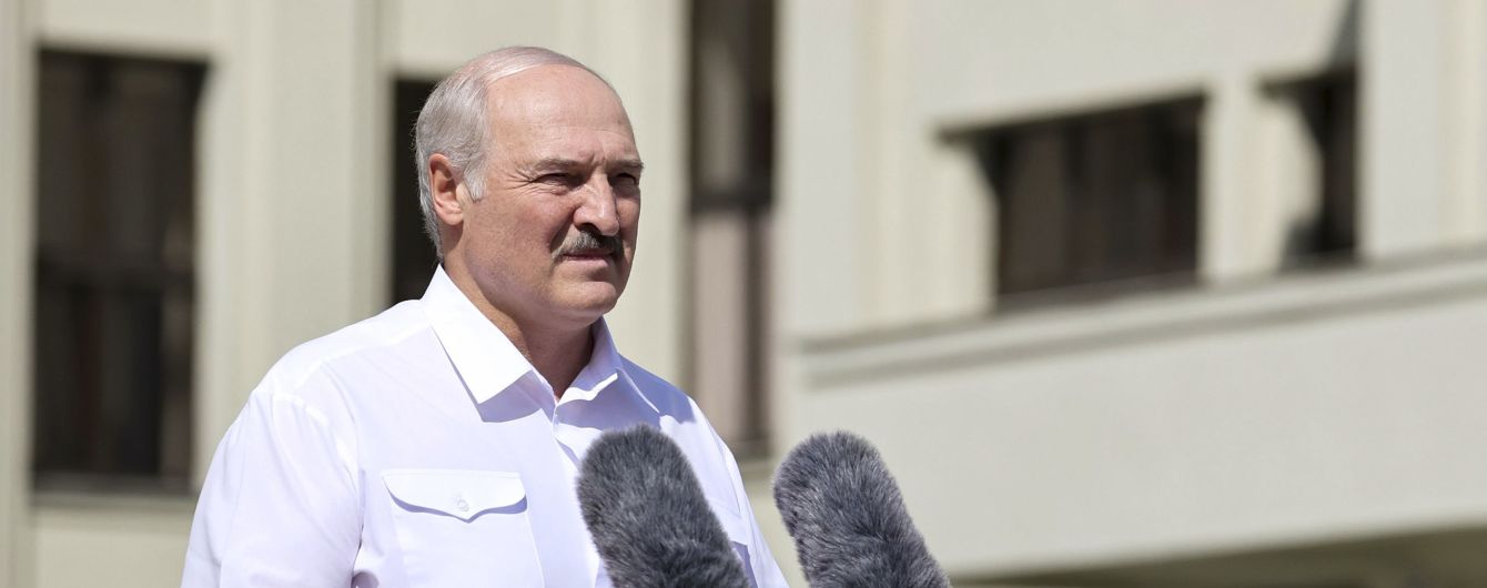 "Загубите мене, і це буде початком вашого кінця": Лукашенко з трибуни заявив, що не віддасть Білорусь