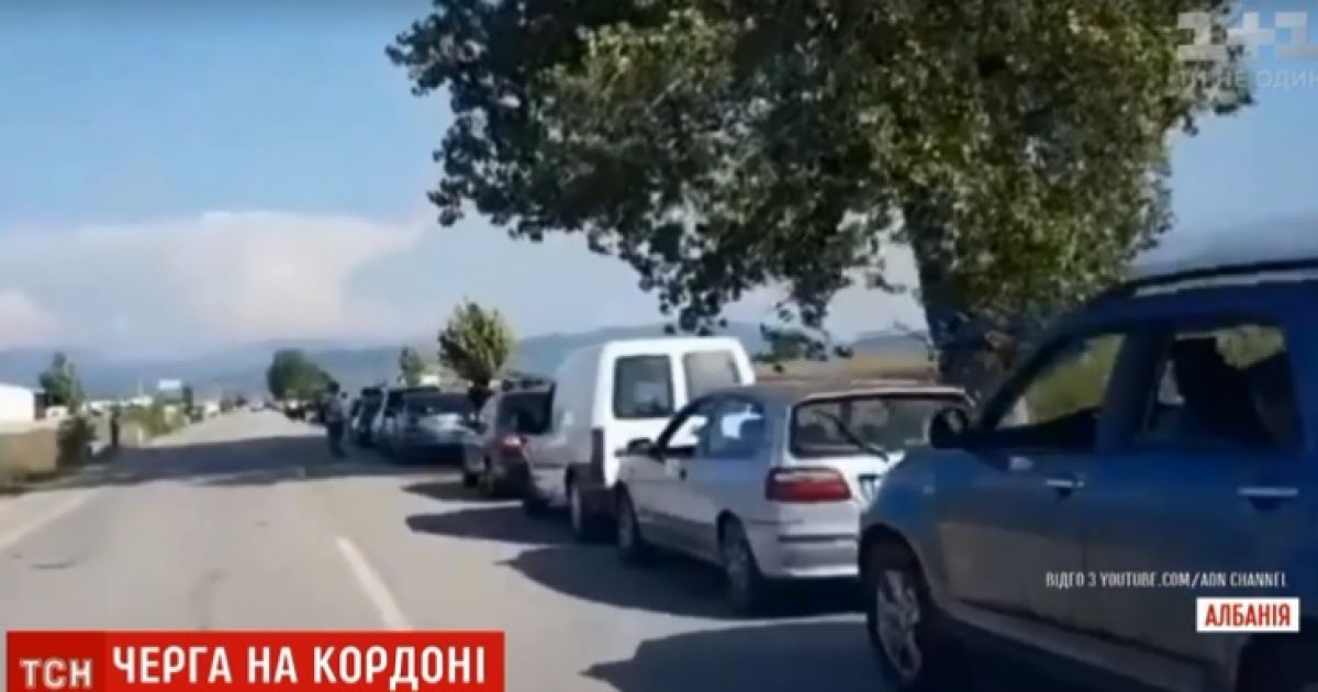 На границе между Грецией и Албанией образовалась 20-километровая очередь из автомобилей