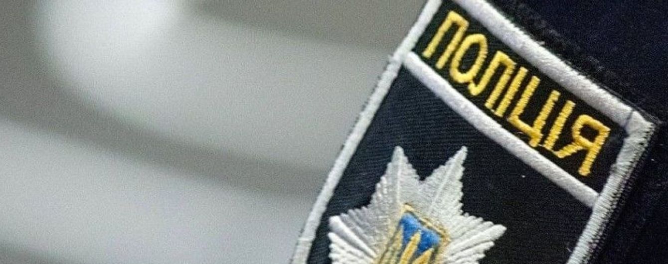 В Сумах мать на несколько часов оставила двухлетнего ребенка саму, потому что искала жилье — девочку освобождала полиция