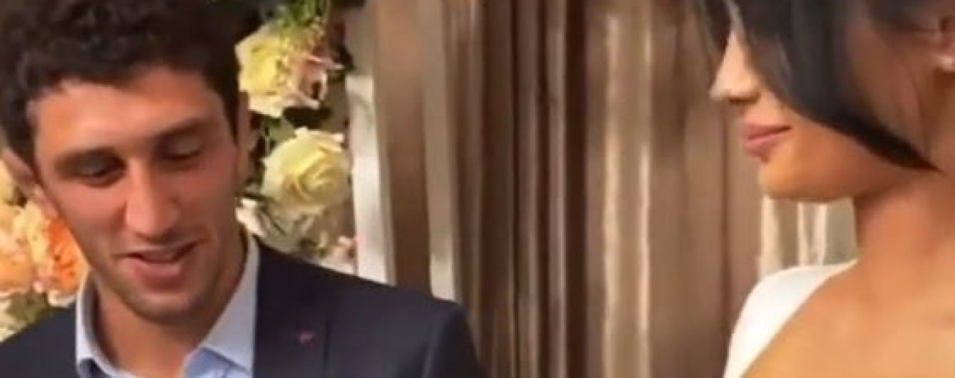Чемпіону світу з РФ під час весілля надіслали відео з секс-походеньками його нареченої-ескортниці