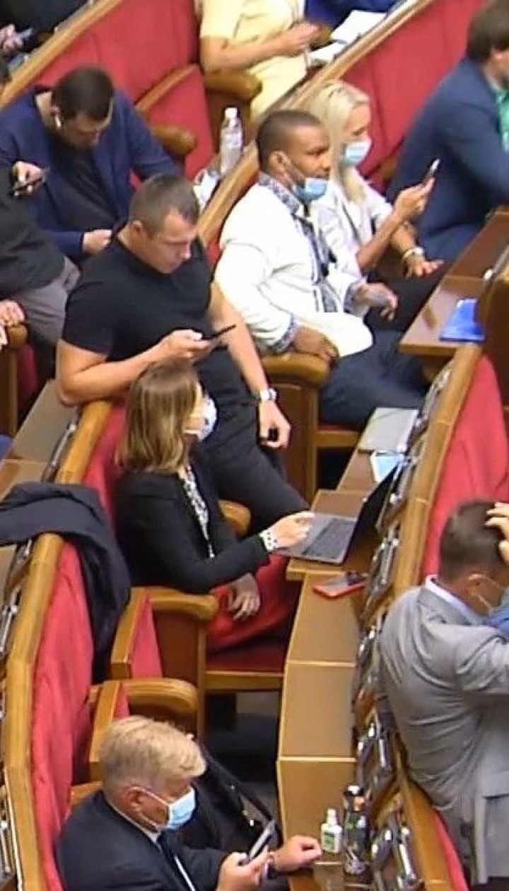 Верховная Рада приняла решение об увеличении минимальной зарплаты