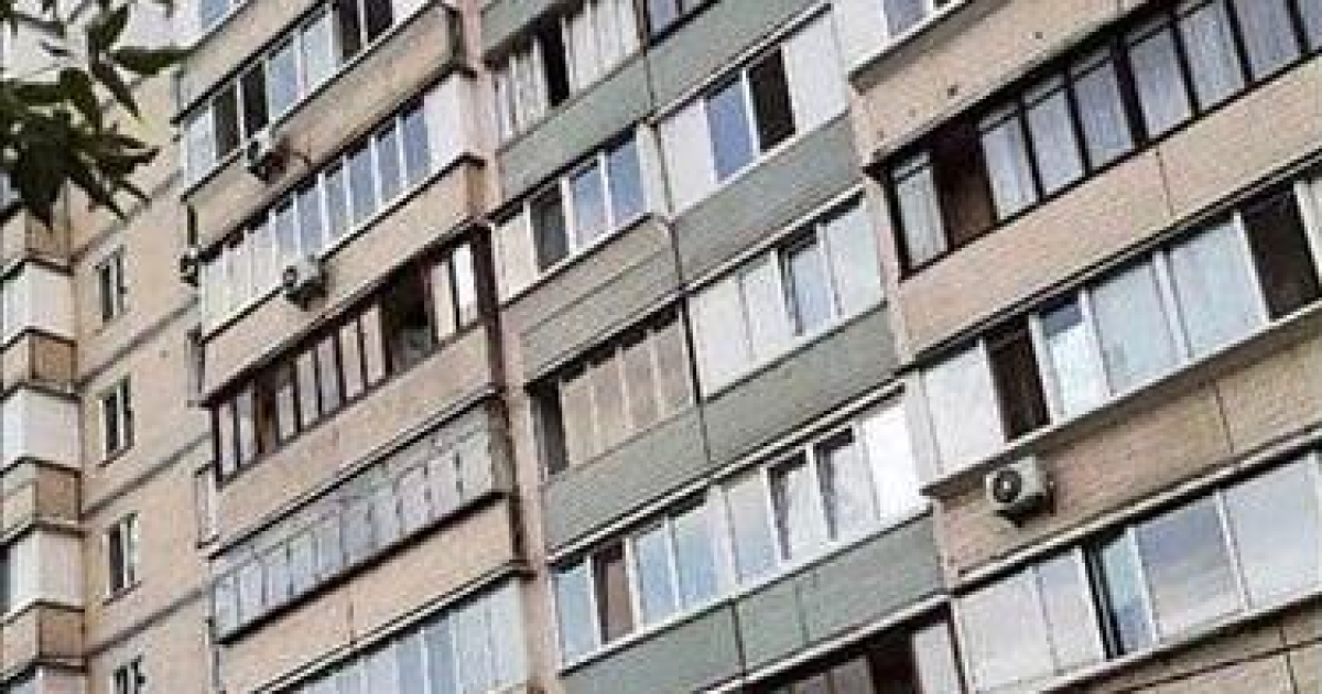 На Троещине в Киеве девушка выбросилась с девятого этажа