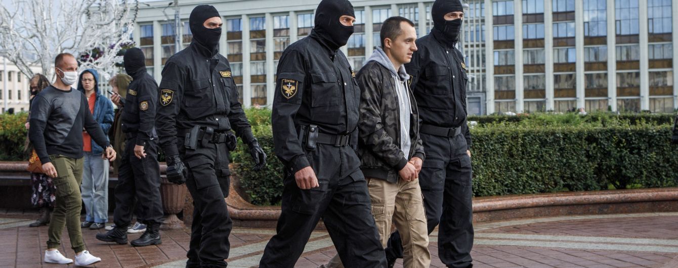 МВС Білорусі повідомило про ще 32 затриманих протестувальників і закликало провести вихідні на природі