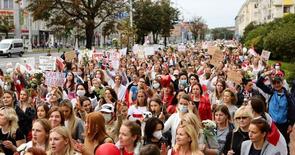У Мінську 10 тисяч жінок приєдналися до Маршу солідарності - відбулися затримання
