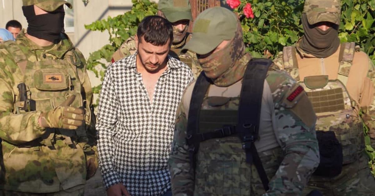 У президента осудили обыски оккупантов у крымских татар