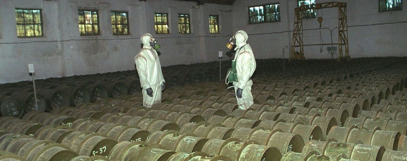Кто изобрел, как действует и где производят: главное о "Новичке", которым отравили Навального и Скрипалей