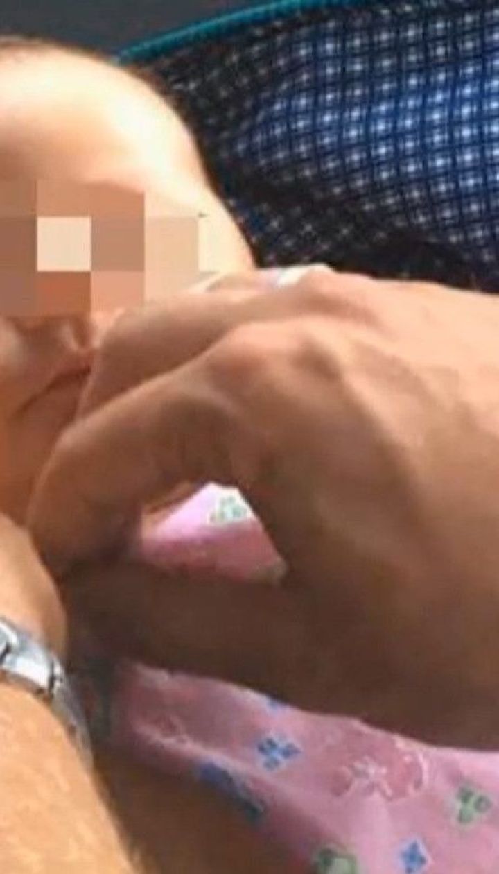 В центре Киева задержали женщину с младенцем в сумке