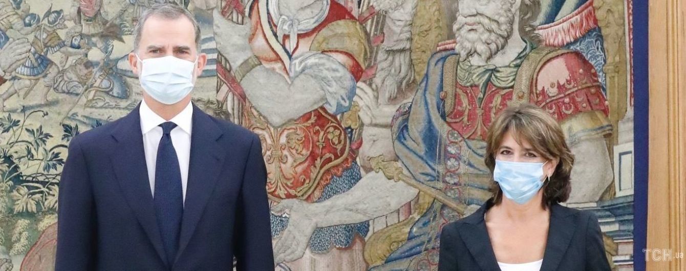 В элегантном костюме: испанский король Филипп VI на приеме во дворце в Мадриде