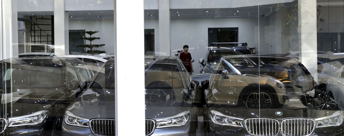 Регистрация новых авто просто в автосалоне: в Кабмине готовятся к эксперименту