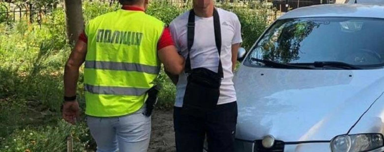 Псевдолікар ошукав киянку на 5 тисяч доларів