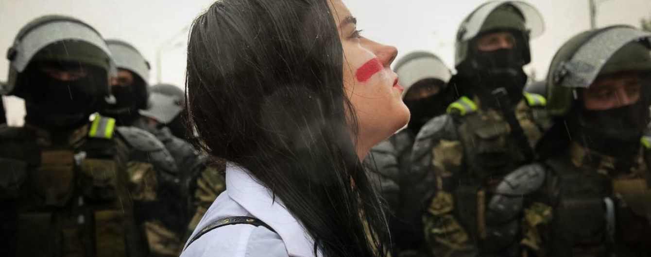 У Білорусі не вщухають протести: почалися жорсткі затримання, облави і з'явилися "тітушки"