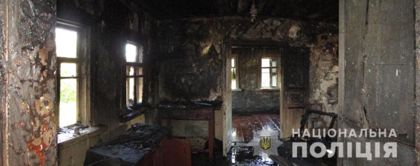 Під Києвом чоловік спалив матері будинок