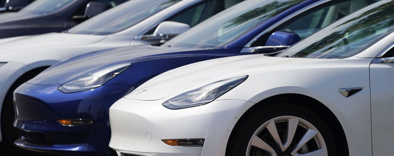 Акції Tesla серйозно втратили в ціні: чому так сталося
