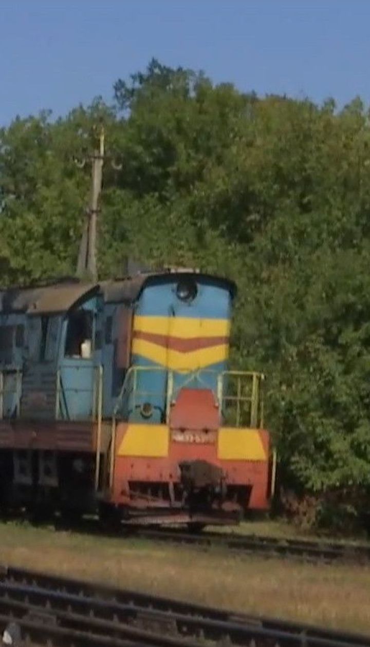 9-летняя девочка полезла под вагон грузового поезда и потеряла обе ноги