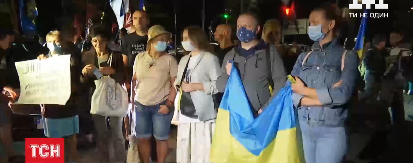 Инспекция украинских позиций боевиками: в городах Украины прошли акции протеста