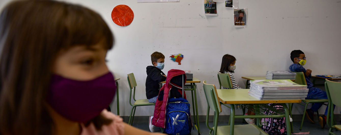 В нескольких грузинских городах перенесли начало учебного года из-за вспышки коронавируса