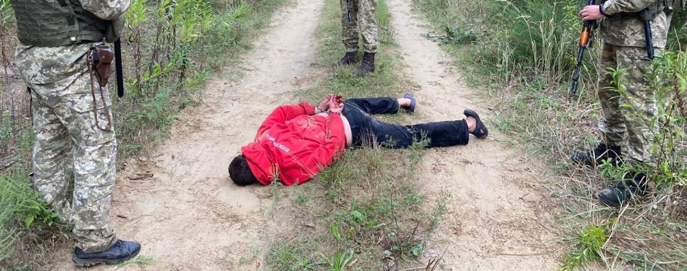 У Львівській області на прикордонника напали з ножем: правоохоронцям довелося стріляти