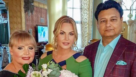 Камалия с мужем и мамой подхватили коронавирус