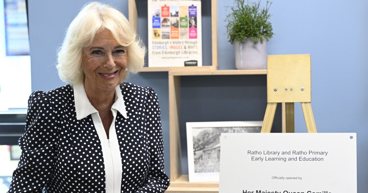 Королева Камілла