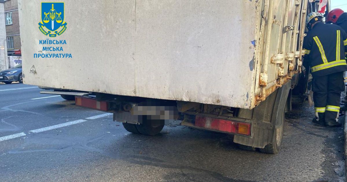 У ДТП в Солом’янському районі загинула 72-річна пасажирка та ще п’ятеро осіб травмовано