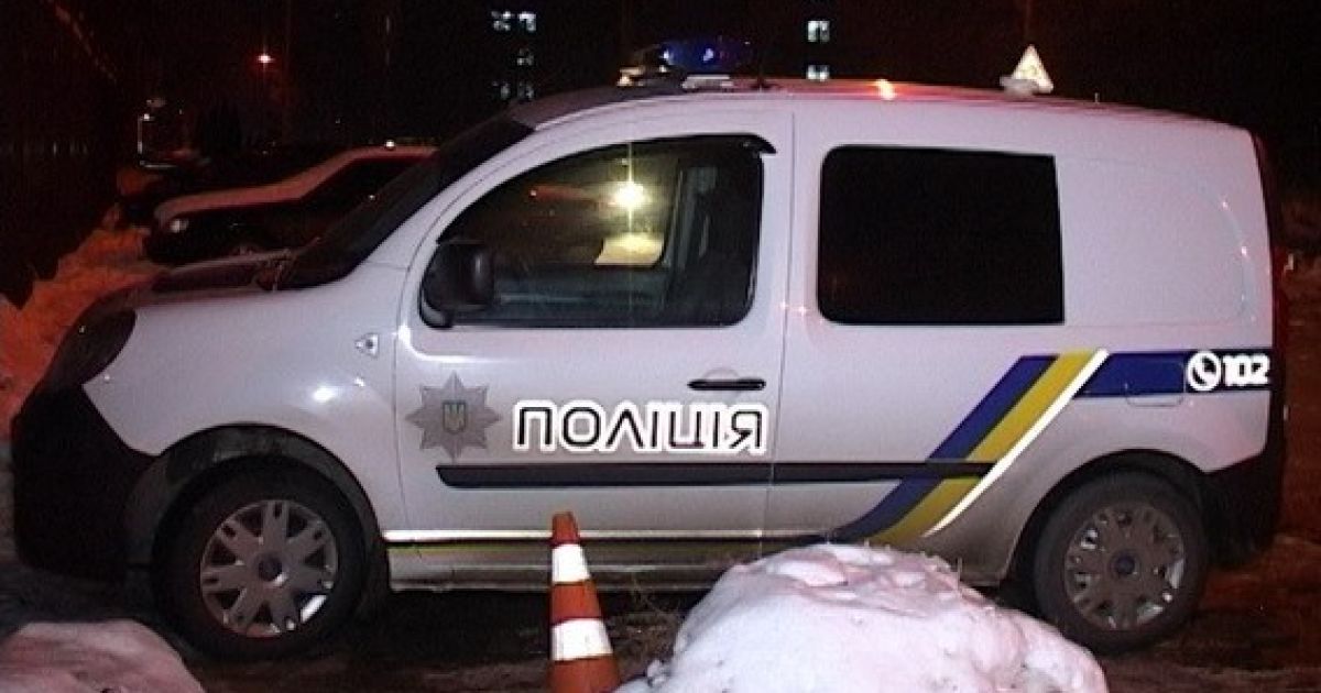 у Києві врятували школярку, яка збиралася стрибнути з  багатоповерхівки_8 / © ГУ НП у г. Киеве