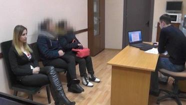 у Києві врятували школярку, яка збиралася стрибнути з  багатоповерхівки_2 / © ГУ НП у г. Киеве