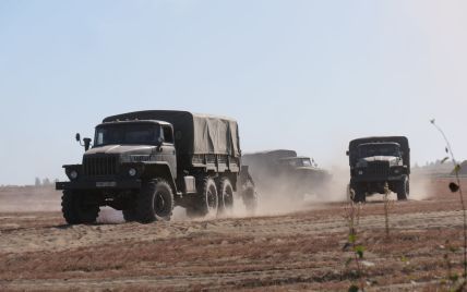 В Білорусі помітили ще один ешелон із танками і вантажівками для російських вояків в Україні