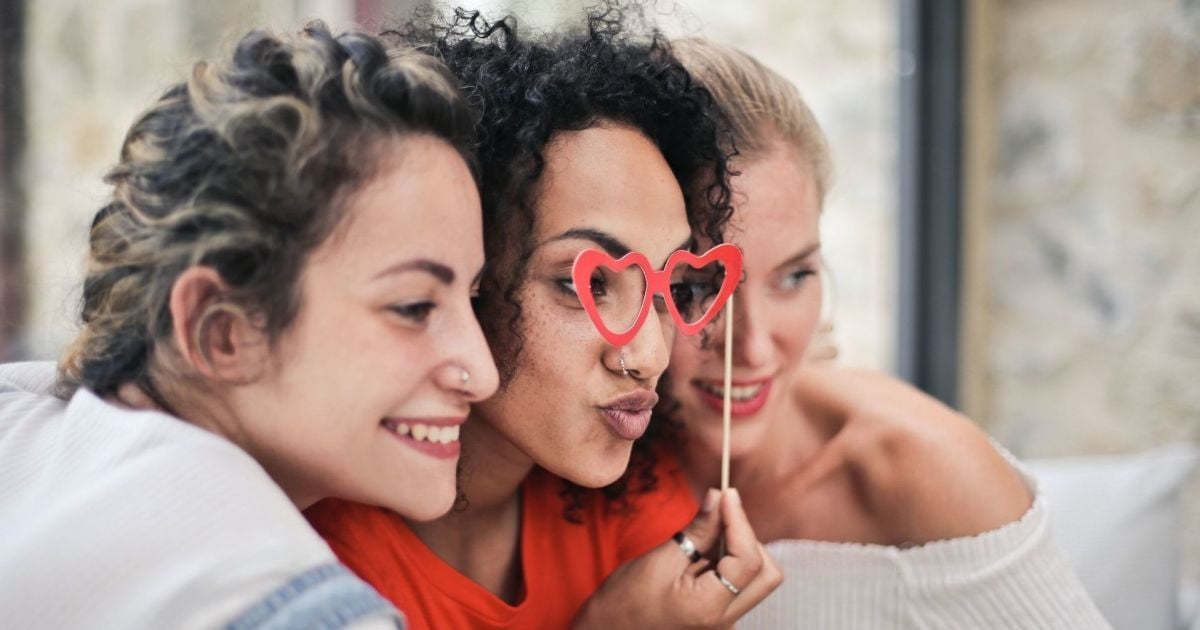 Поздравления с Днем женской дружбы