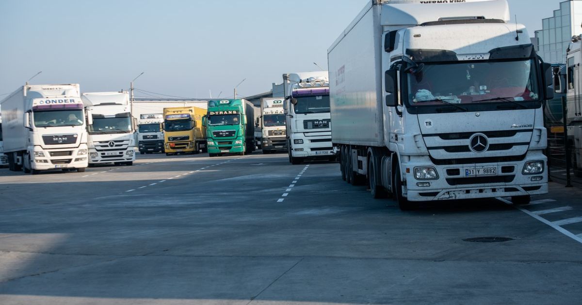 До Києва обмежили в’їзд великовагового транспорту