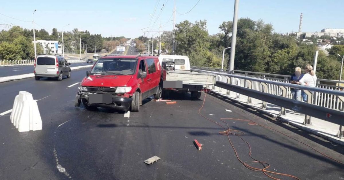 "Я не збивав людей": водій розповів про аварію, в якій постраждали двоє дорожників
