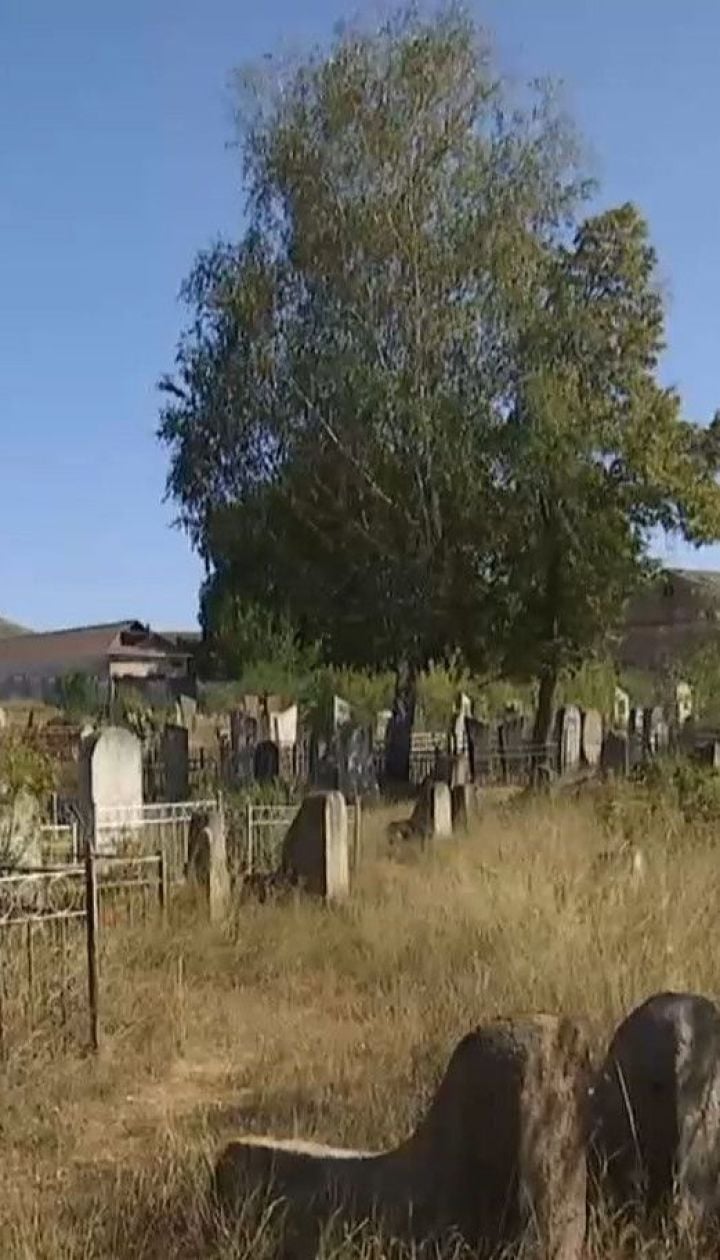 Восстановление исторической справедливости: в Богуславе спасают надгробия с еврейских захоронений