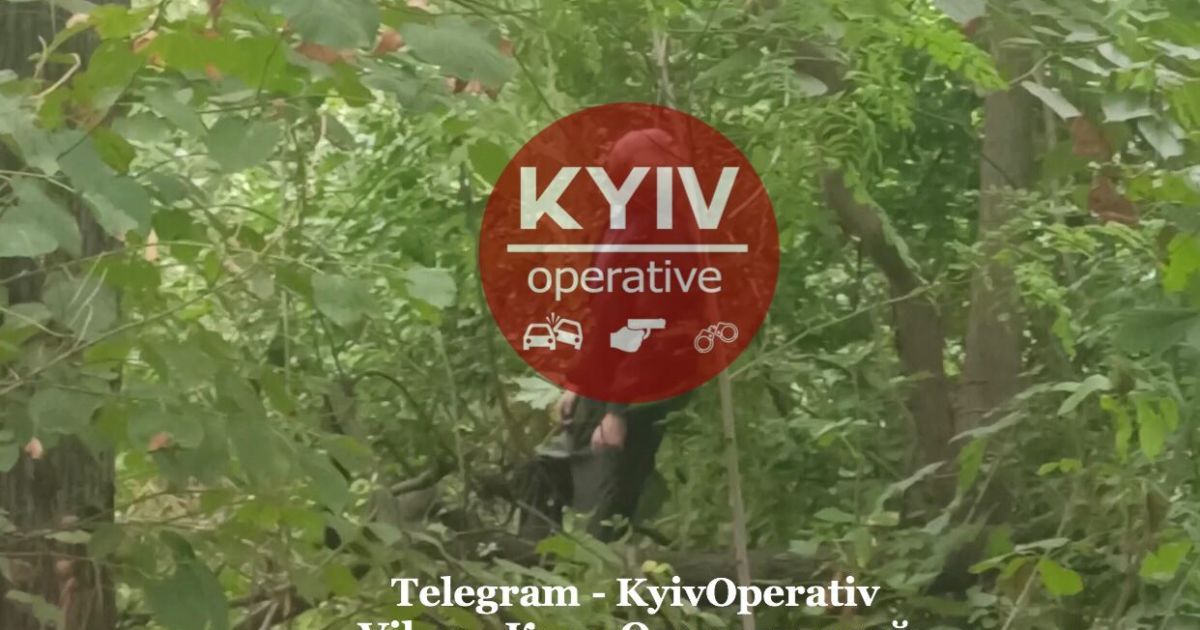 В Киеве нашли повешенным мужчину