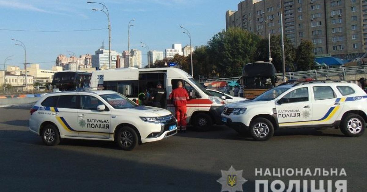У Києві на автовокзалі побили поліцейського
