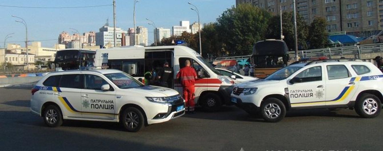 В Киеве на автовокзале избили полицейского