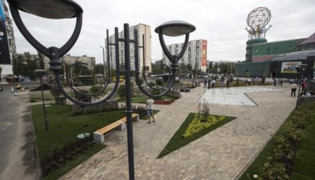 Кличко відкрив сквер із фонтаном на Оболоні