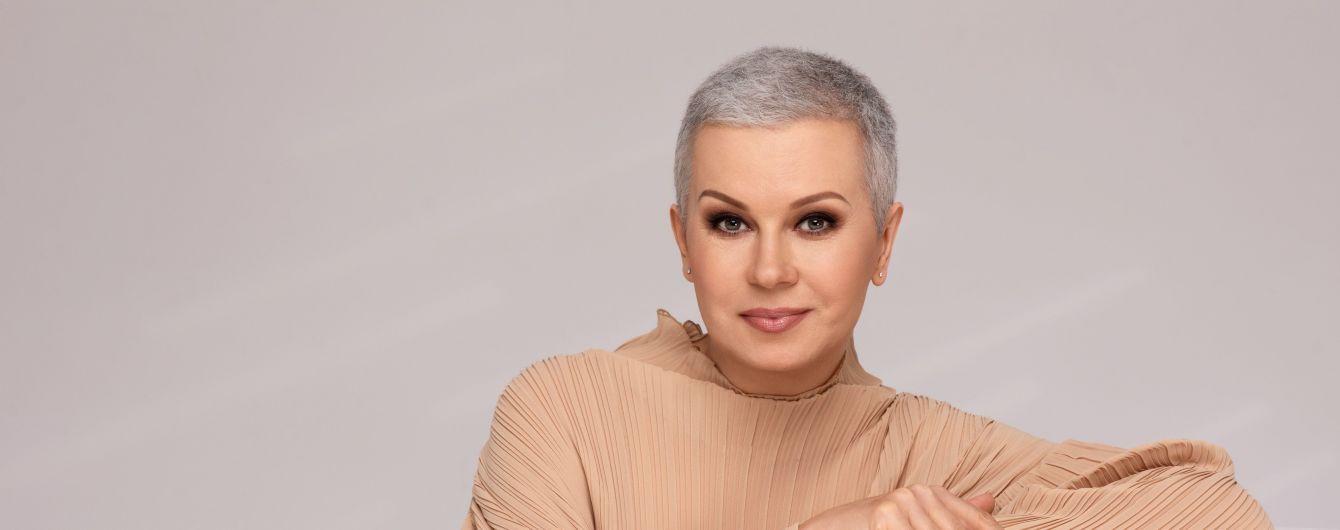 Алла Мазур на честь свого ювілею вперше постала без перуки на обкладинці глянцю