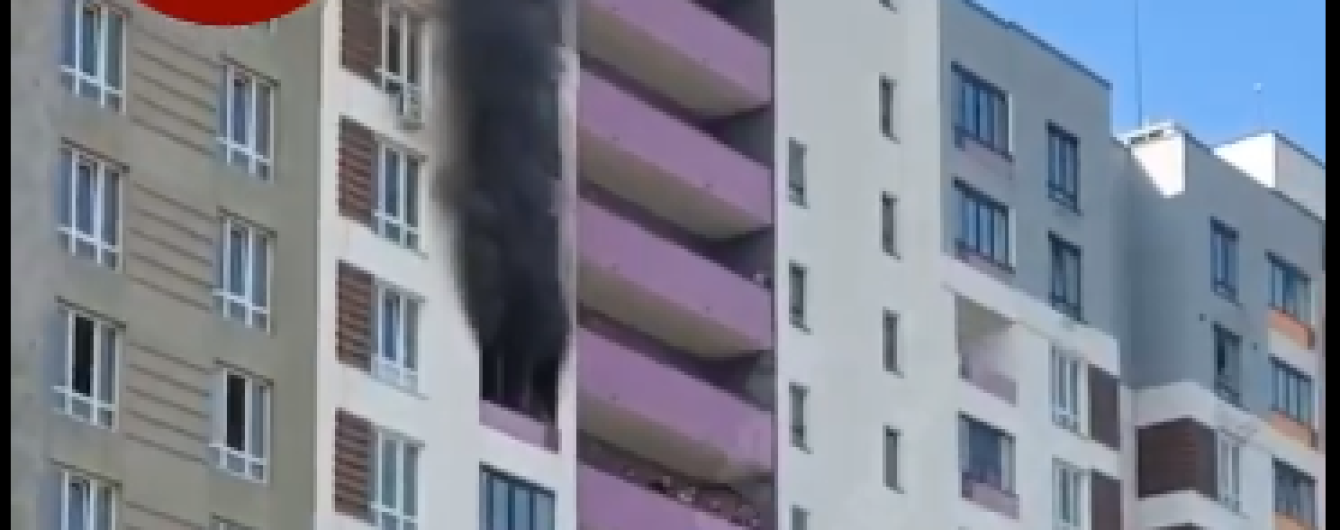 У Вишневому під Києвом спалахнула новобудова: з'явилося відео