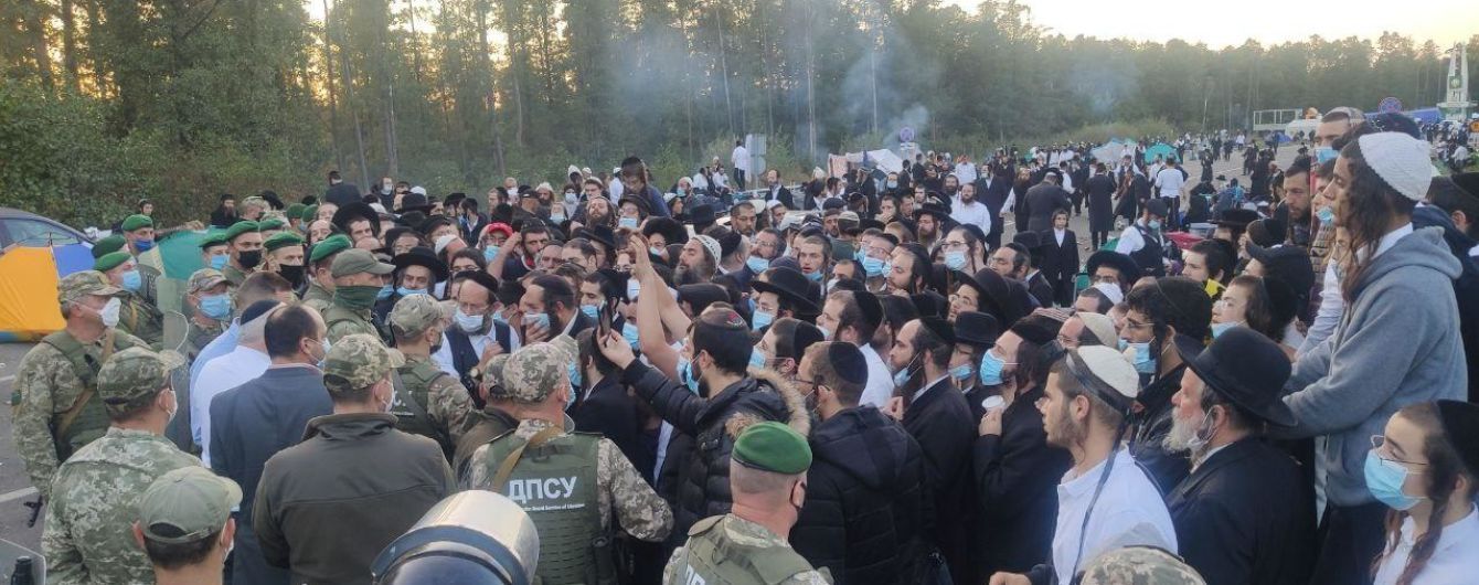 МЗС Білорусі закликало українську владу "спуститися на землю" і впустити хасидів