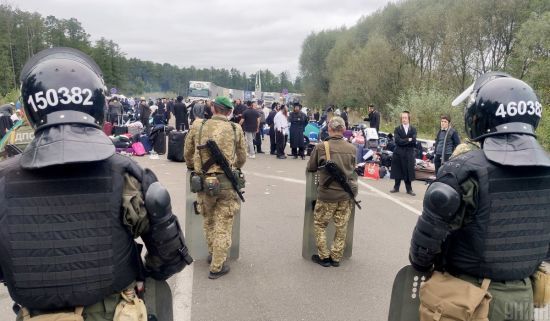 Заблокований пункт пропуску і черги на КПП: що відбувається на кордоні з Білоруссю