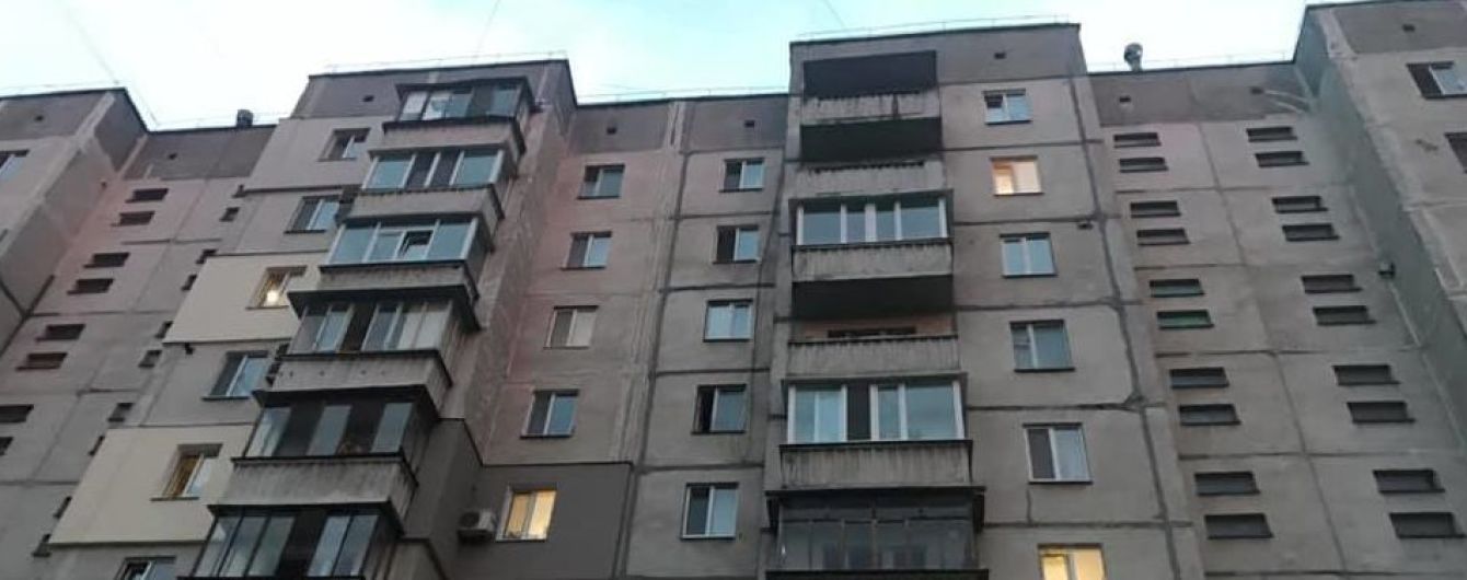 У Львові 9-річна дівчинка випала з вікна дев'ятого поверху