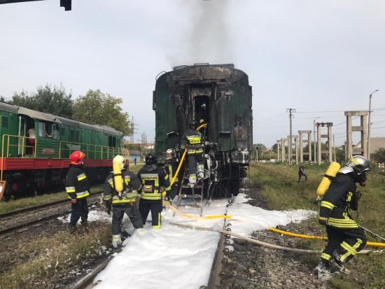 В Івано-Франківську спалахнув потяг: з'явилось відео
