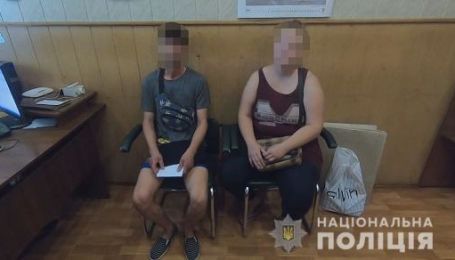 В Одесі безхатченки побили молотком та пограбували чоловіка, який запросив їх у гості