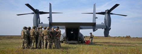 До України вперше в історії прилетів воєнний гібрид зі США, який готовий висадити десант над Москвою