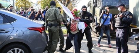 Некоторых волокли по асфальту, а кто-то терял сознание: в Минске состоялся женский марш