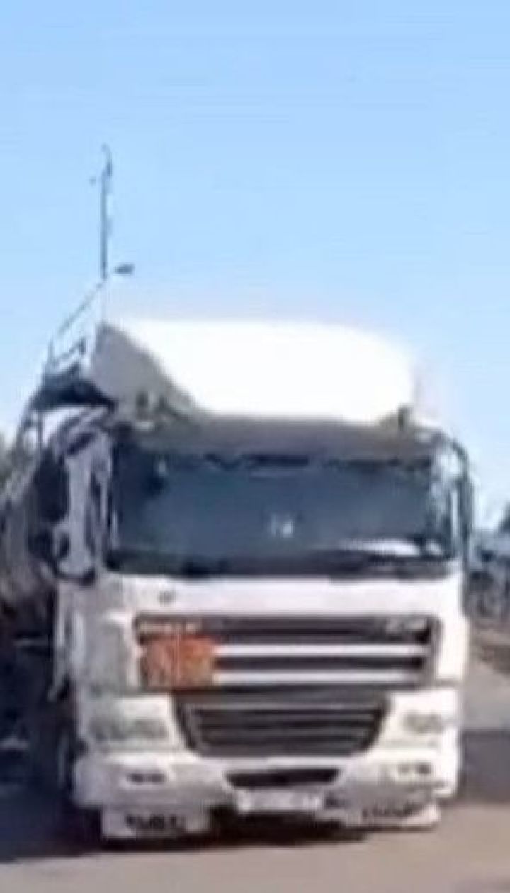 Три сотни грузовиков стоят в очереди на границе с Беларусью