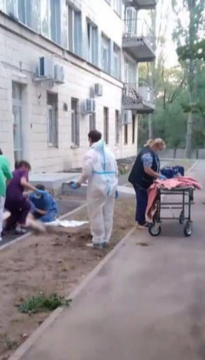 Хворі на коронавірус пацієнти столичної лікарні вчинили самогубство