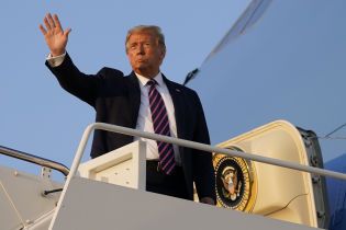 Трамп "снимет шляпу", если другие страны представят эффективную вакцину против коронавируса