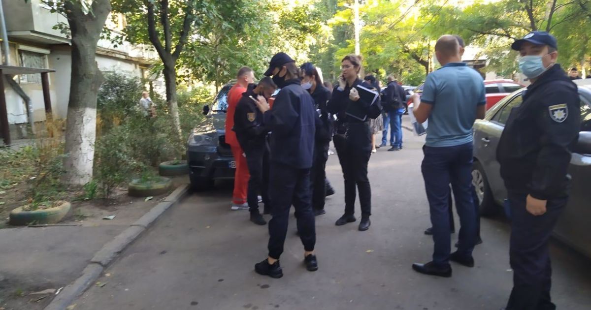 В Одесі затримали підозрюваного у жорстокому вбивстві дівчини-фармацевта в аптеці: фото